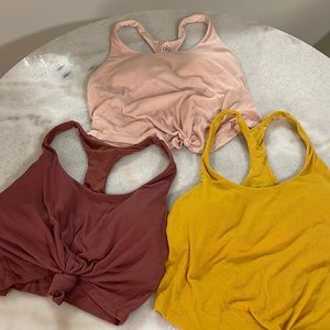 (THREE) ALO Yoga Sports Bra Large